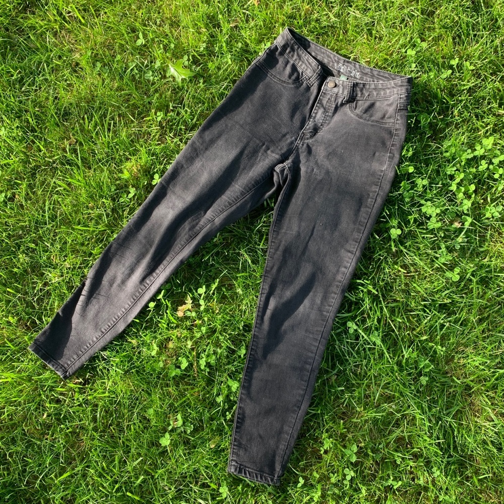 Black high waisted skinny jeans